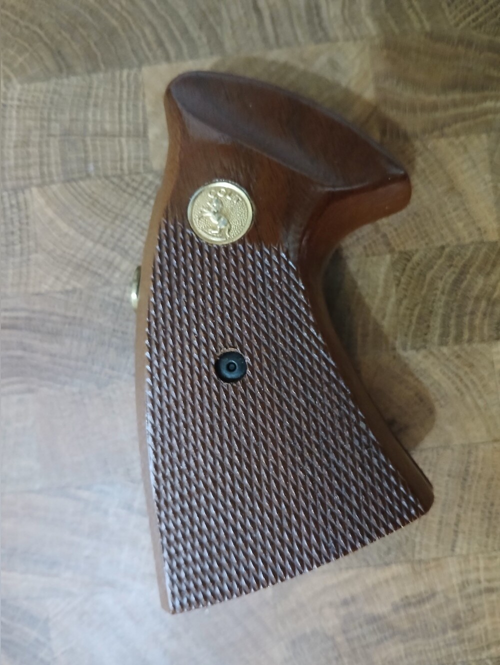 Colt Grip - Picture 3 of 6